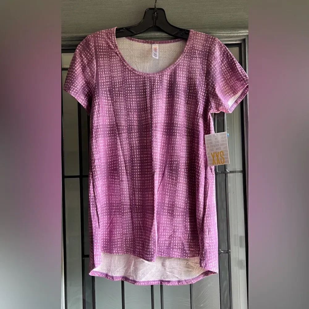 NWT LulaRoe Classic Tee